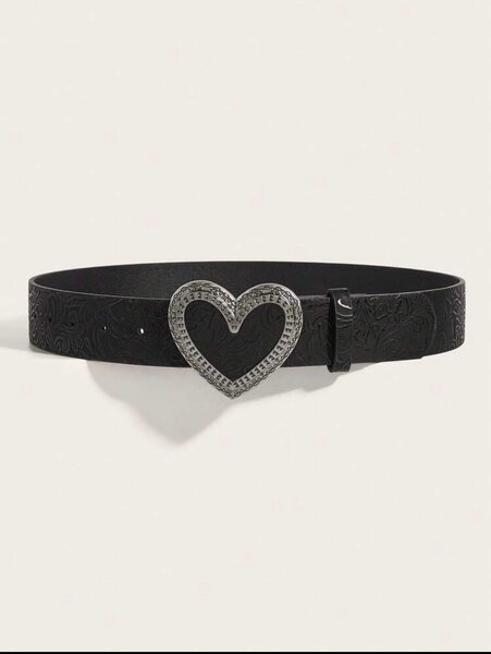 Ceinture noire avec boucle cœur