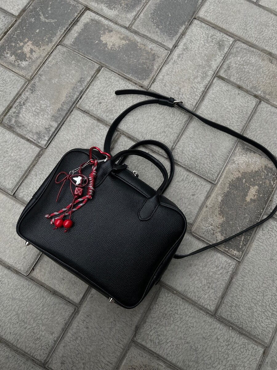 Стильная вместительная сумочка