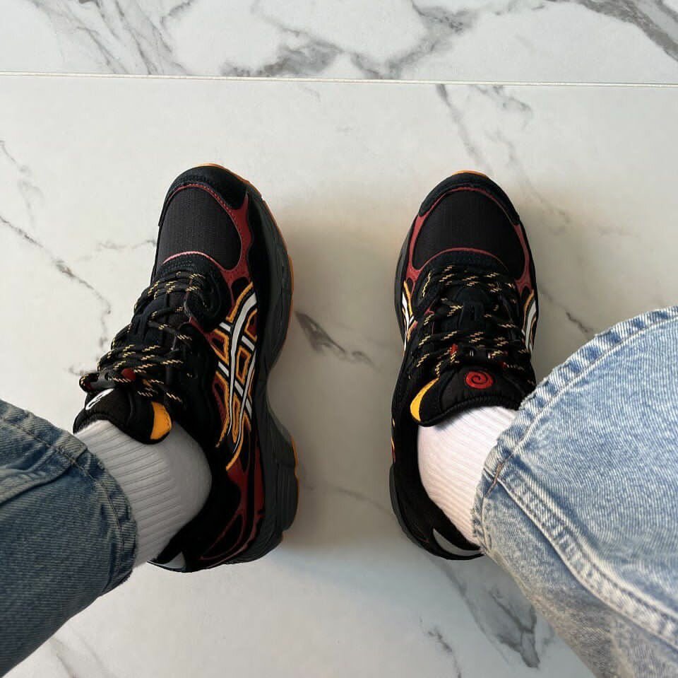 Chaussures de sport Asics noir rouge