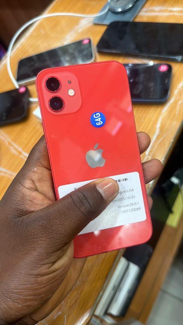 iPhone élégant 12 simple 64 Go