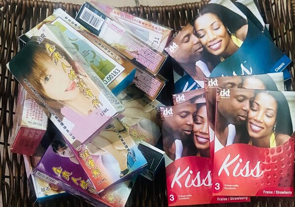 30 Préservatifs + 12 lubrifian