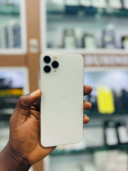 11 pro max 64Go très propre  M