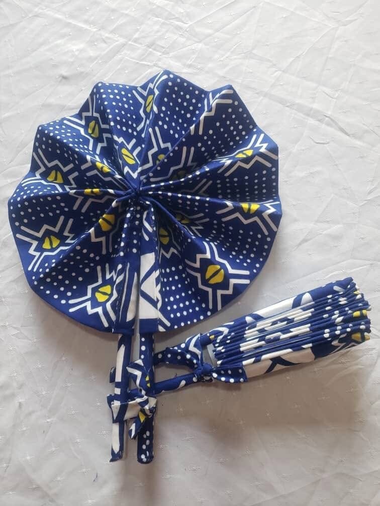 Éventail pliant africain