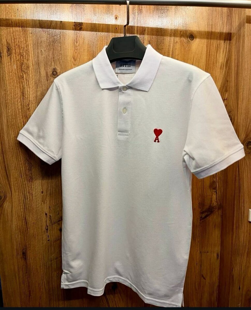Polo blanc (AMI) élégant homme