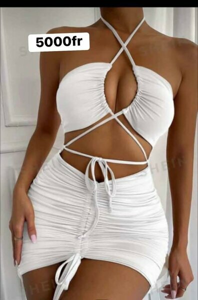 Robe blanche dos croisé tendance