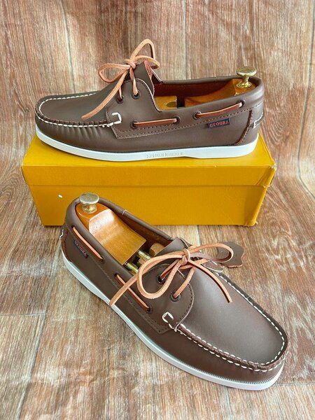 Chaussures bateau en cuir