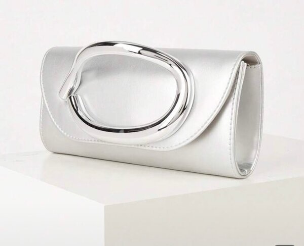 Clutch argenté élégant