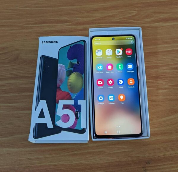 Uk used galaxy A51 128gb/4gb ram 2 sim all accessories insid