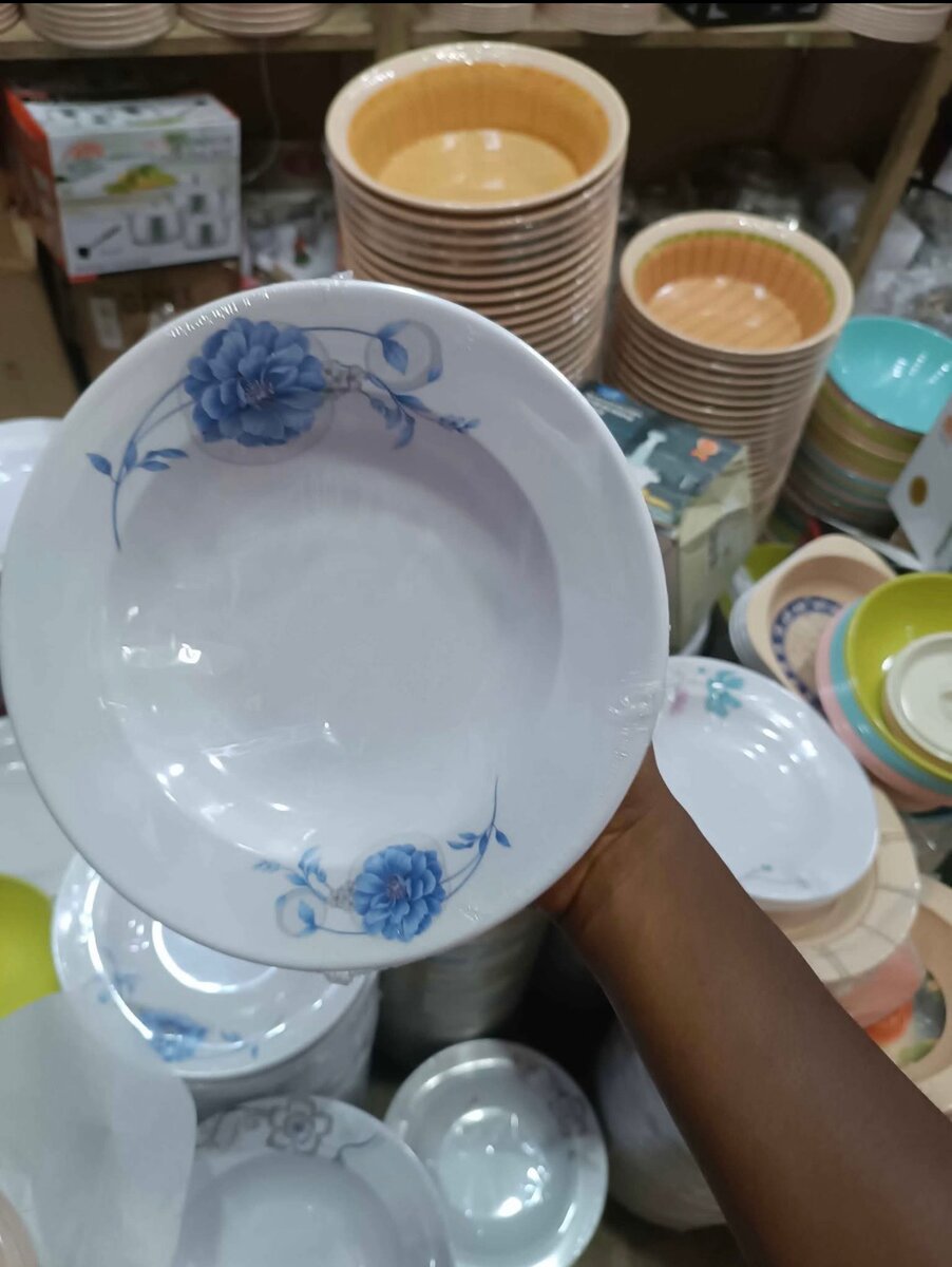 Assiette creuse en porcelaine