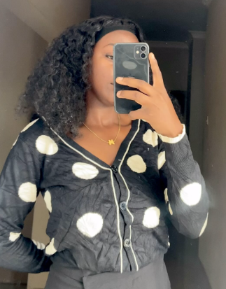  Short knitted cardigan with buttons  size:M