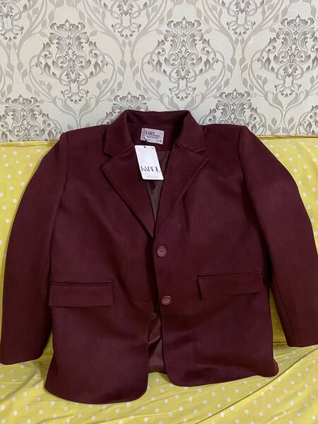 Пиджак от Карол Турция бургунд, старая цена 3400 сом