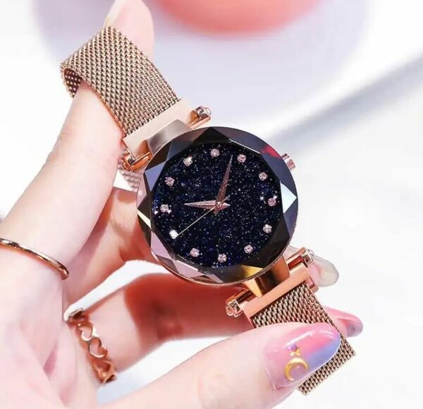 Magnetic watch for ladies