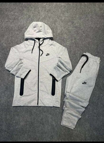 NIKE TECH SURVÊT