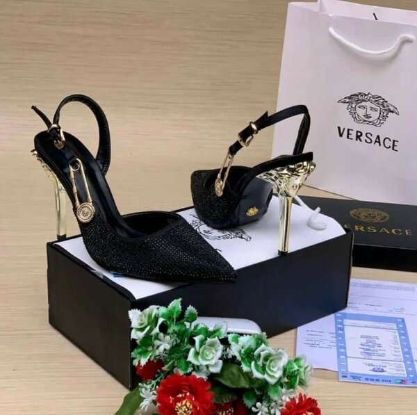 Ladies shoes