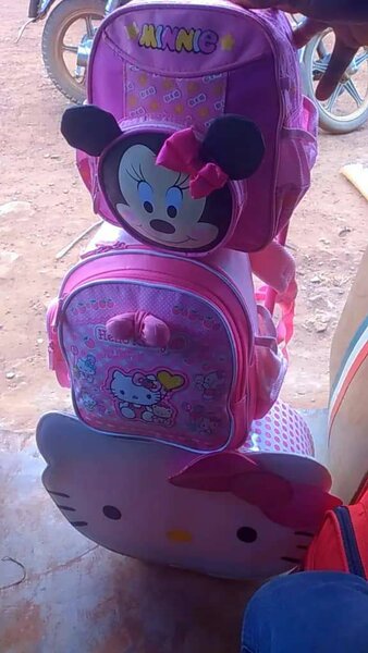 Sacs à dos Minnie et Hello Kitty