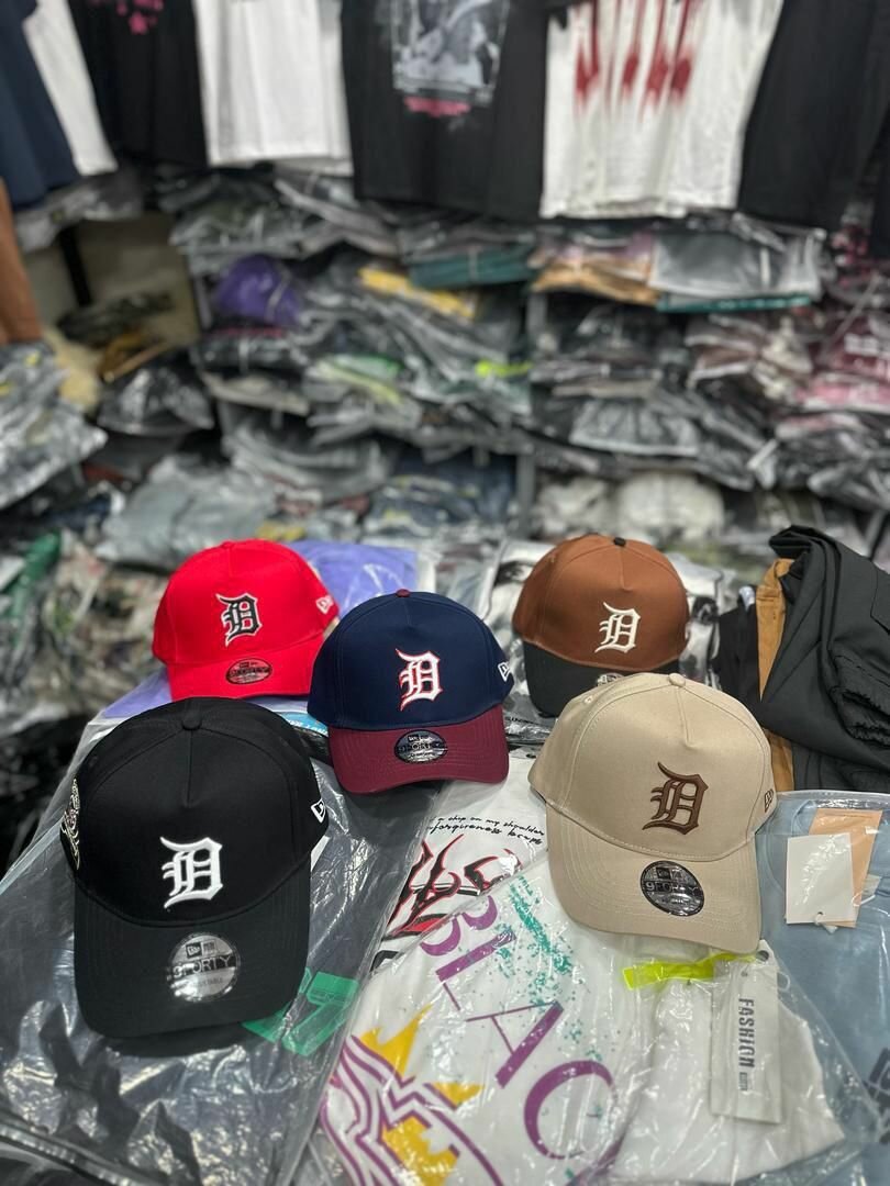 Casquettes à Logo Varié