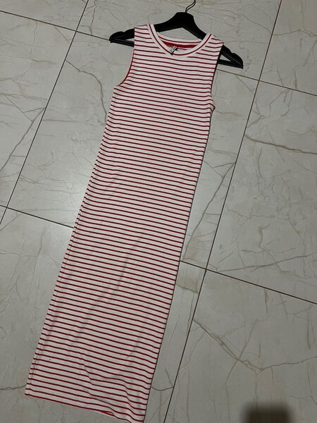 Платье Stradivarius которого уже не найдешь в Москве и в Биш