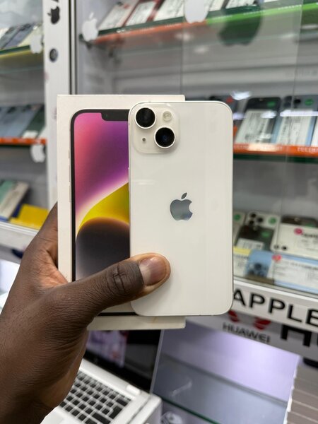 iPhone 14 simple