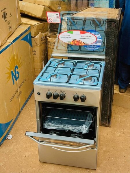 Cuisinière à Gaz 4 Feux avec Four