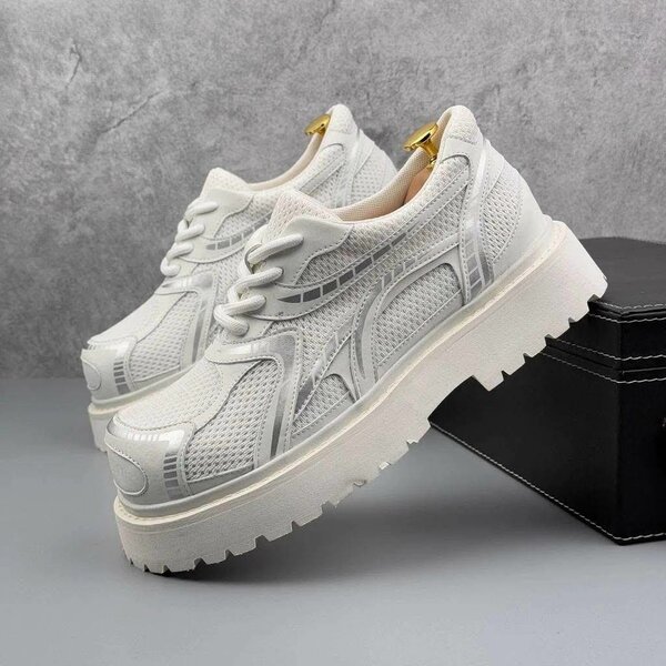 Chaussures blanches innovantes