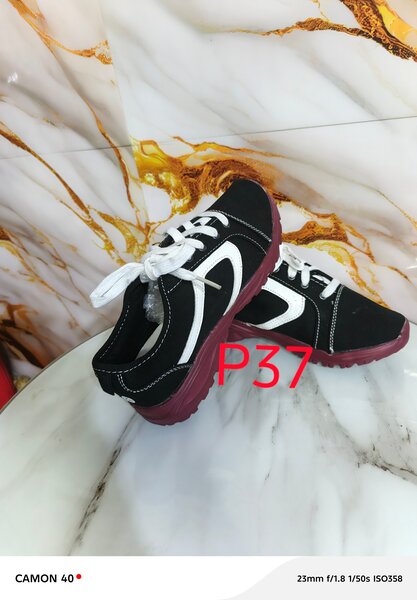 Baskets noires pour enfants