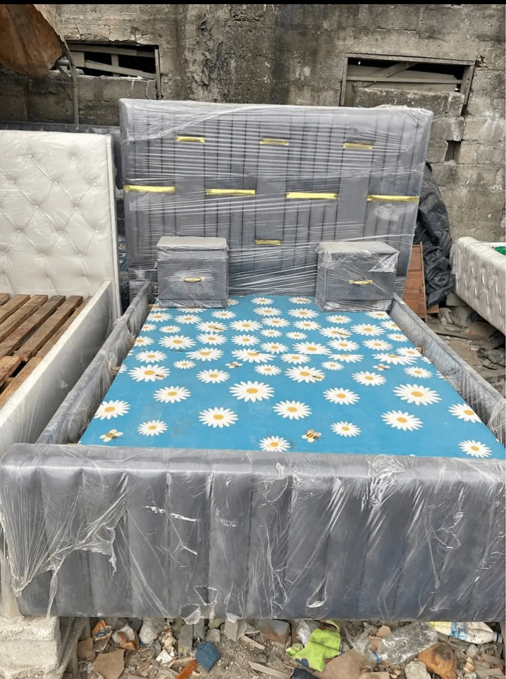 Lit double moderne en tissu