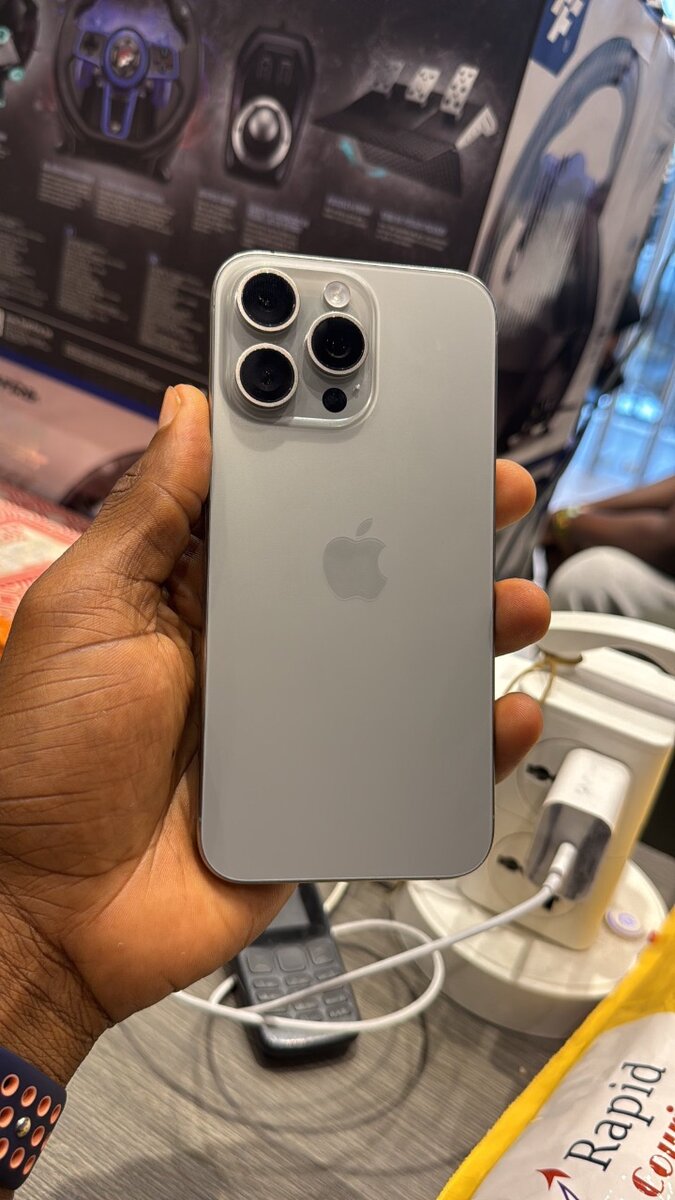 15 pro max 256gig ESIM unlock