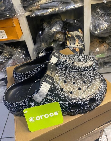 Crocs importer