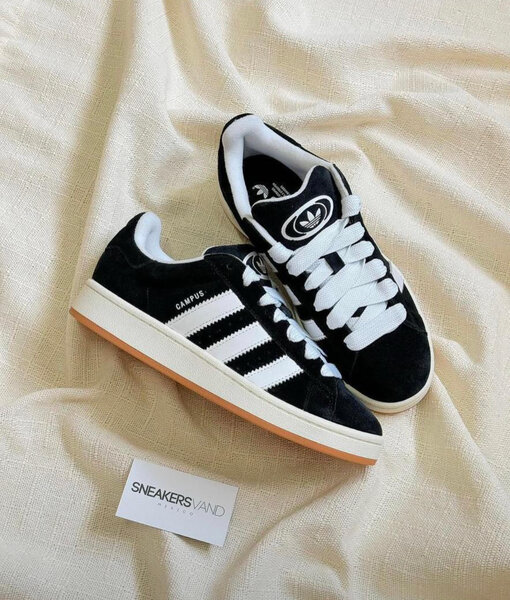 Baskets en daim noir