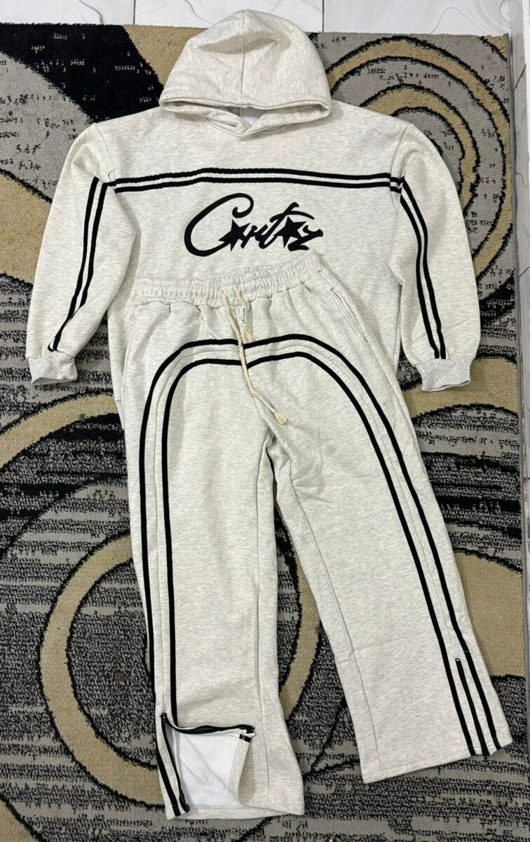 Ensemble de survêtement stylé