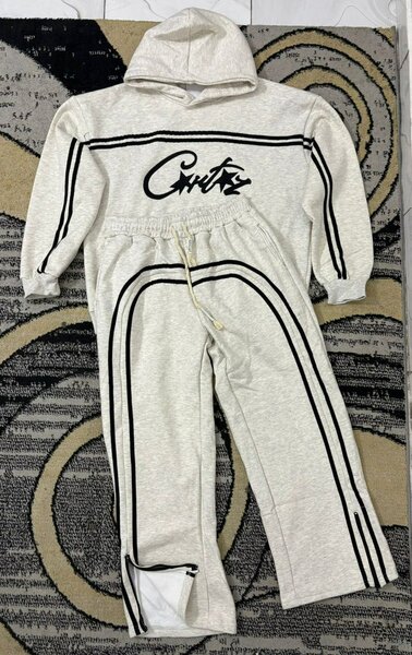 Ensemble de survêtement stylé