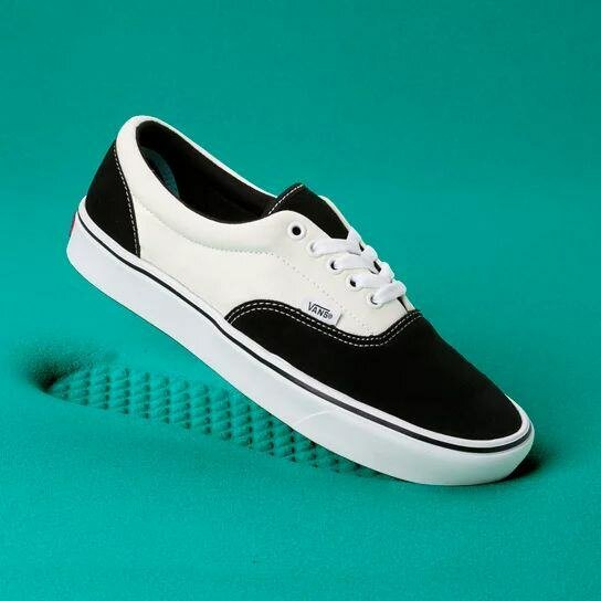 Vans Sneakers Noires et Blanches