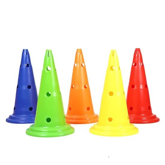 Cônes d'entraînement colorés
