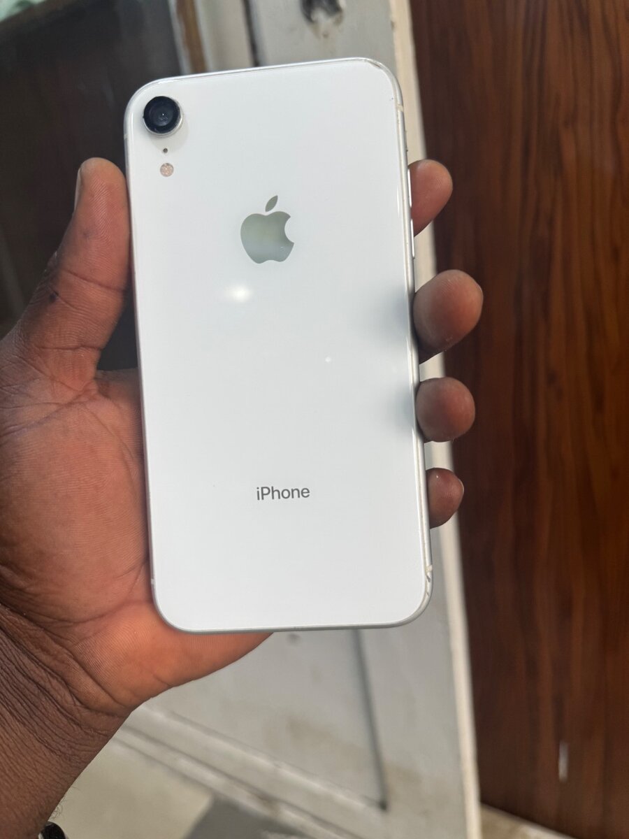 iPhone XR 64gb ( vendu avec re