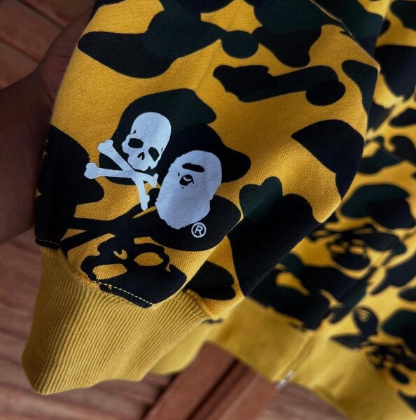 Pull-over BAPE