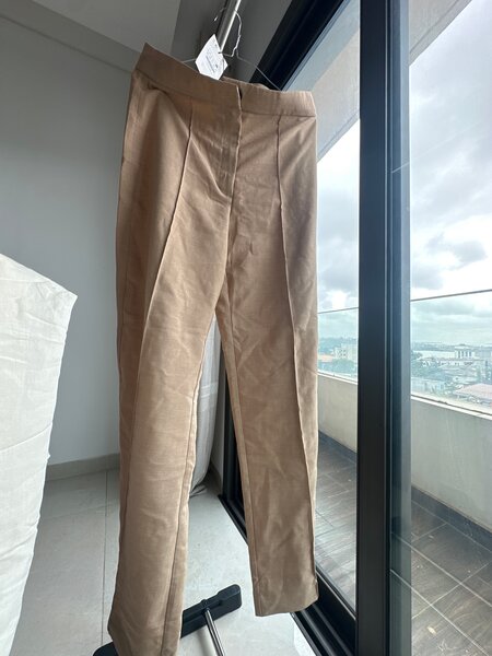 Pantalon élégant beige femme