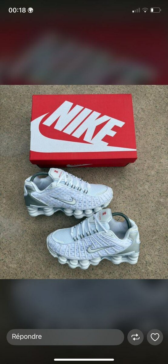 Baskets Nike shox blanc