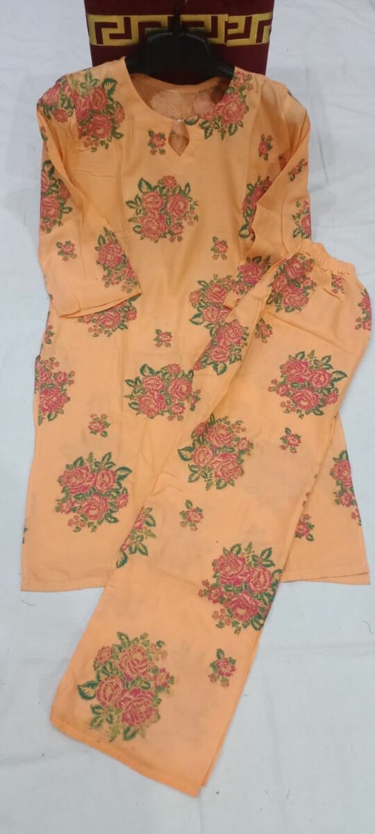 Most demanding Gulab print Linen 2p suit for girls and women