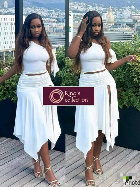 Robe blanche élégante fendue