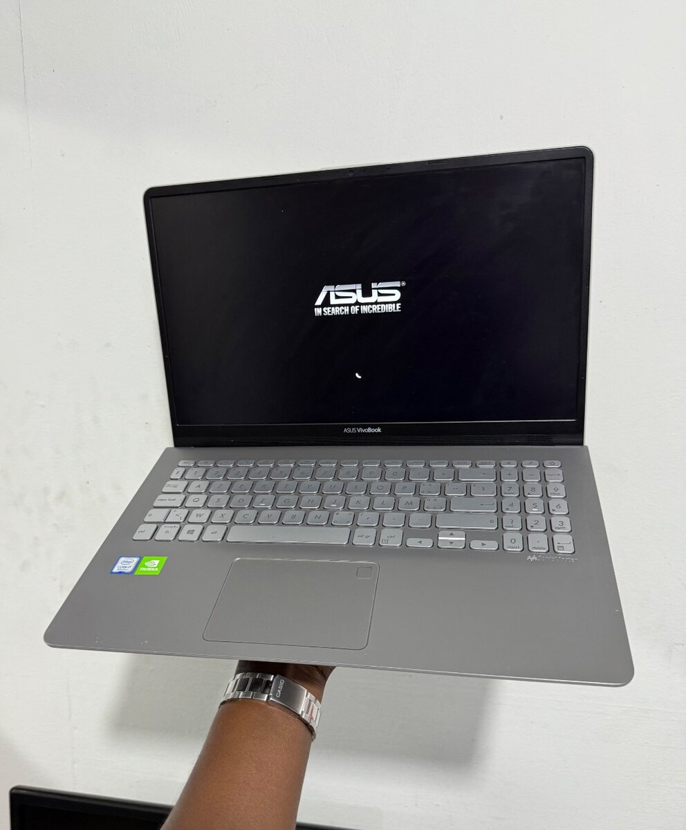ASUS VivoBook X530 CORE i7 8th
