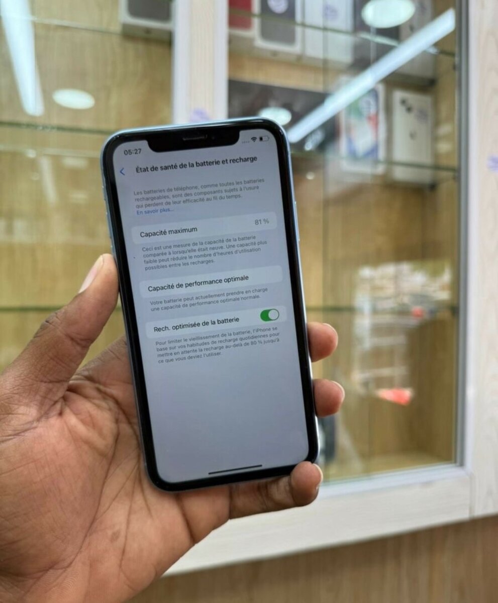 iPhone XR bleu déverrouillé