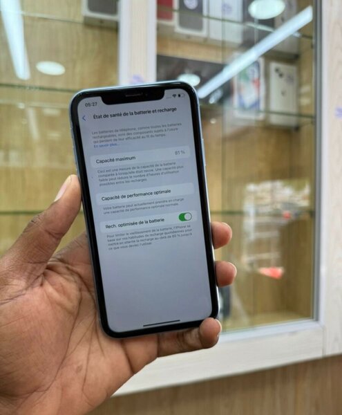 iPhone XR bleu déverrouillé