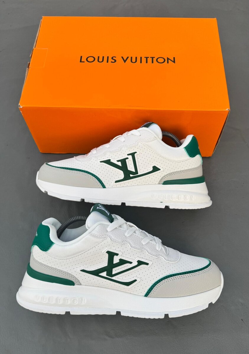Baskets Louis Vuitton blanches