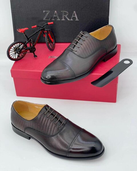 Solid executive shoes