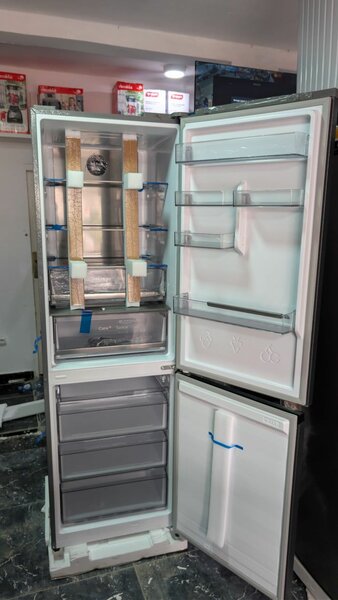 Réfrigérateur moderne à double