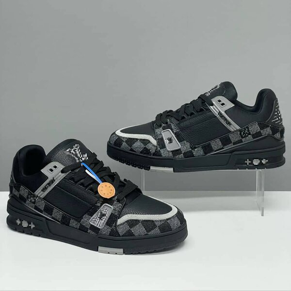 LOUIS VUITTON CLASSIC