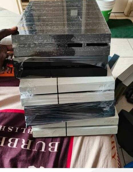 Console de jeu PlayStation 4