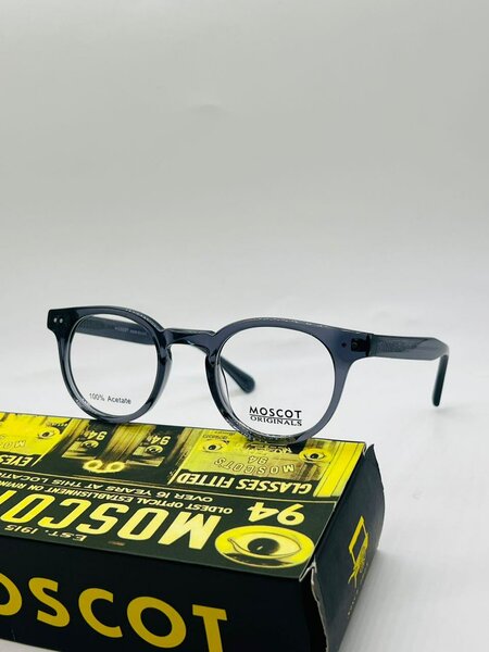 Moscot 001