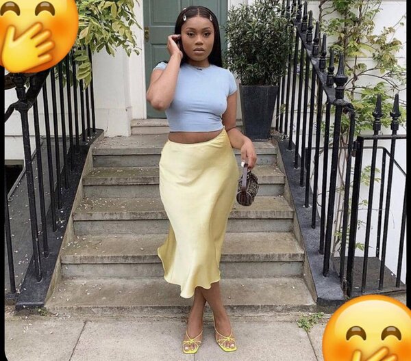 Jupe Satinée Élégante