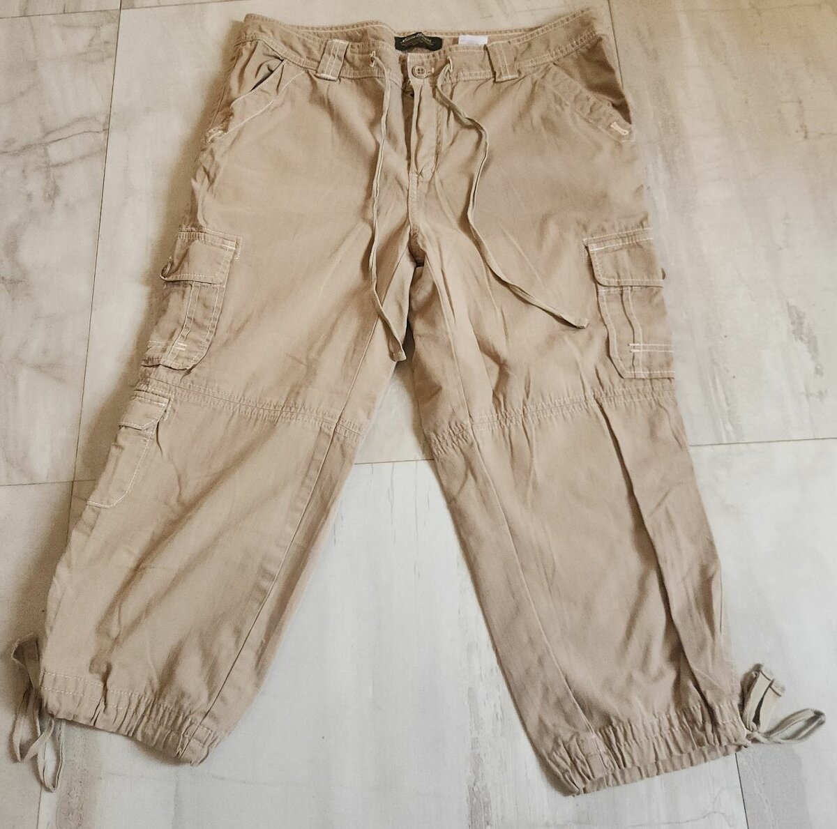 Eddie Bauer Capri Cargo Pants In Light Brown Color